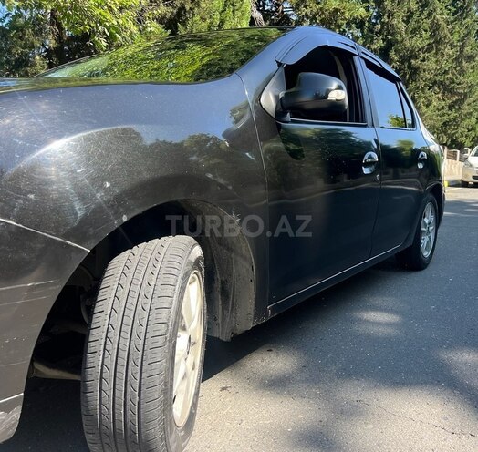 Renault Logan-6