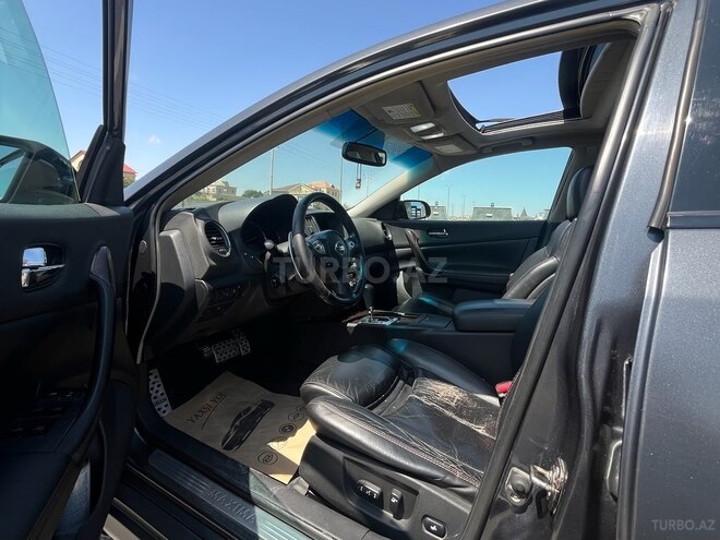 Nissan Maxima-13