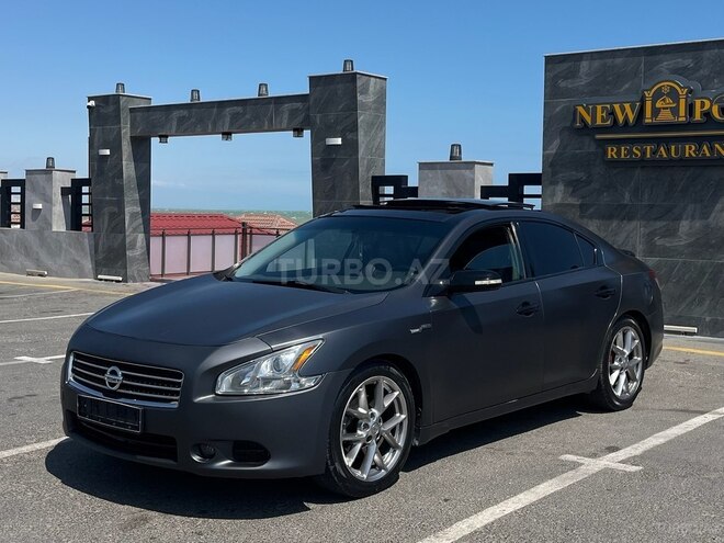 Nissan Maxima-5