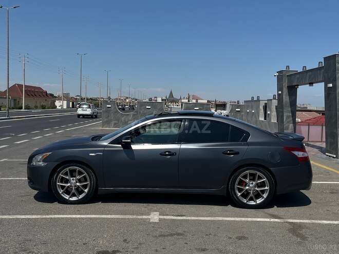 Nissan Maxima-7