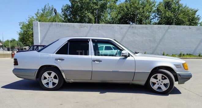 Mercedes E 300 d 1994, 300,000 km - 3.0 l - Beyləqan