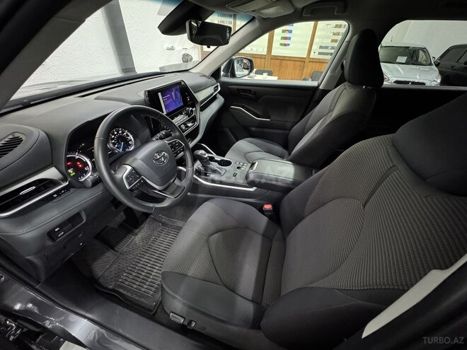 Toyota Highlander-12