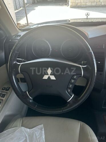 Mitsubishi Pajero 2008, 228,000 km - 3.0 l - Beyləqan
