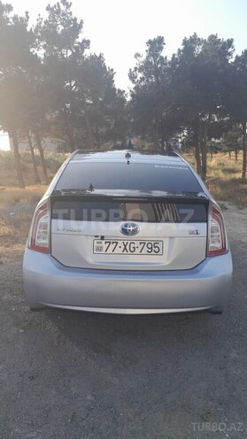 Toyota Prius-2