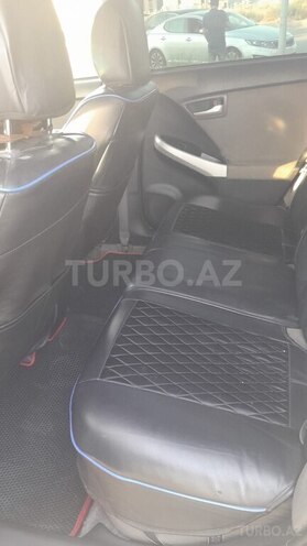 Toyota Prius-8