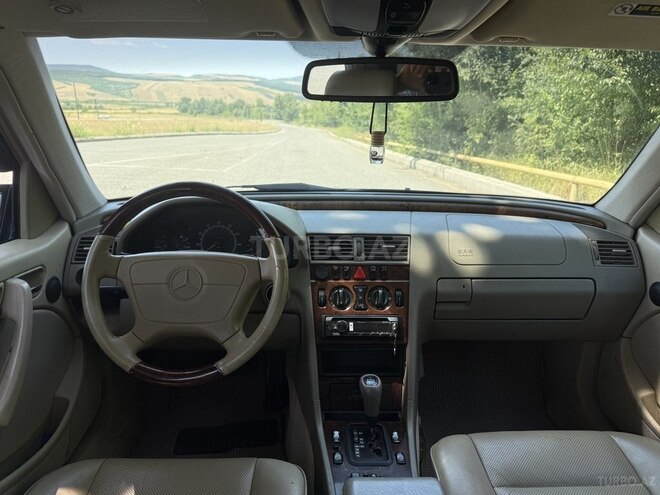 Mercedes C 230 1999, 267,000 km - 2.3 l - İsmayıllı