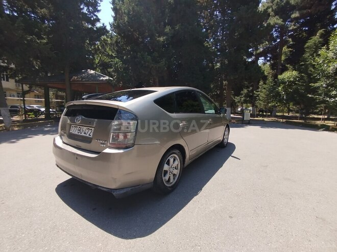 Toyota Prius-13