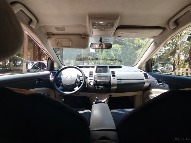 Toyota Prius-19