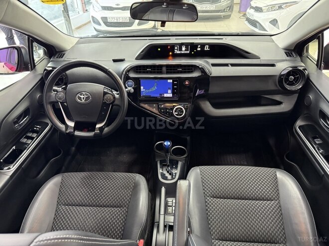 Toyota Aqua-9