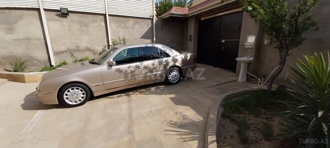 Mercedes E 240 2000, 207,000 km - 2.4 l - Bakı