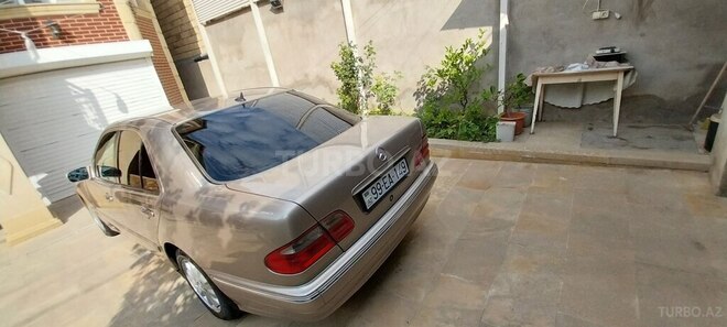 Mercedes E 240 2000, 207,000 km - 2.4 l - Bakı