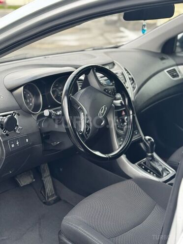 Hyundai Elantra 2015, 175,000 km - 1.8 л - Bakı
