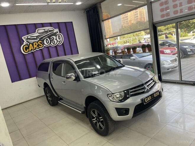 Mitsubishi L200 2013, 386,000 km - 2.5 l - Tovuz