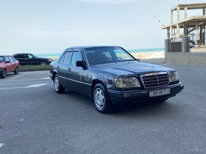 Mercedes E 250 1995, 325,000 km - 2.5 l - Bakı