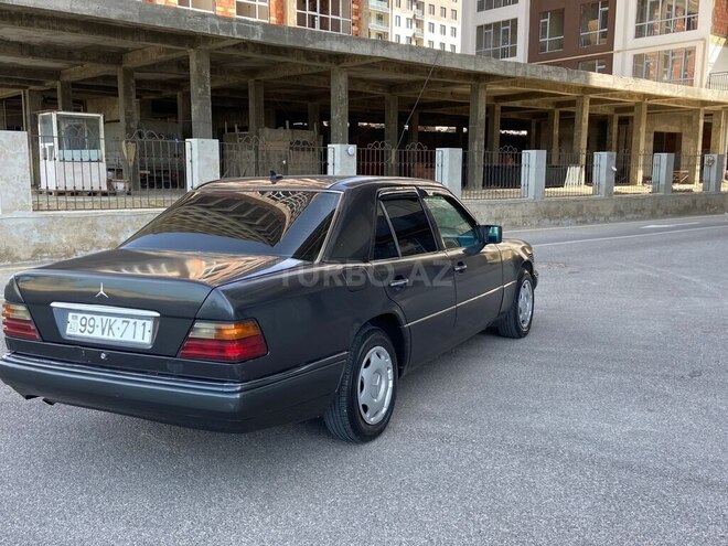 Mercedes E 250 1995, 325,000 km - 2.5 l - Bakı