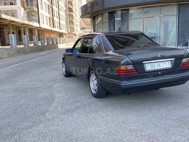 Mercedes E 250 1995, 325,000 km - 2.5 l - Bakı