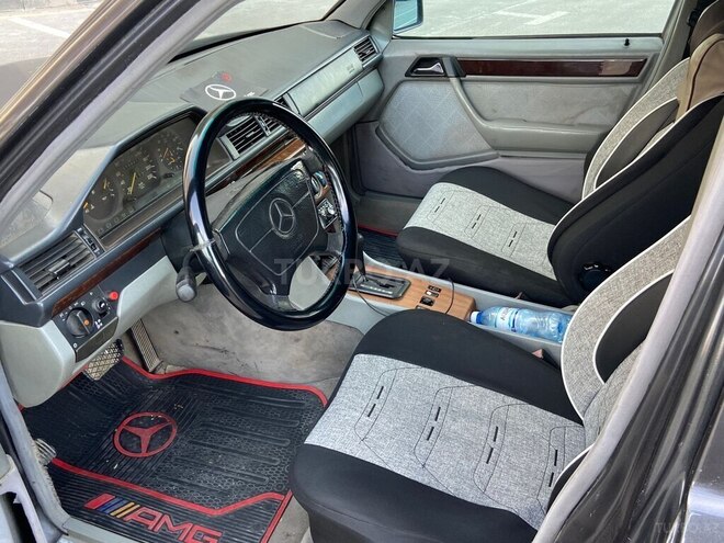 Mercedes E 250 1995, 325,000 km - 2.5 l - Bakı