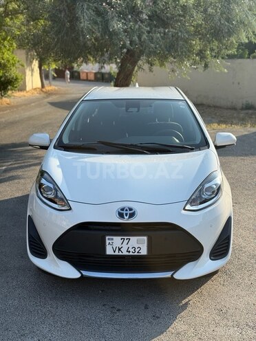 Toyota Aqua-3