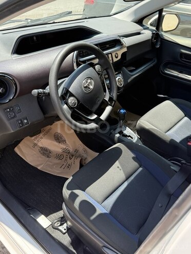 Toyota Aqua-11