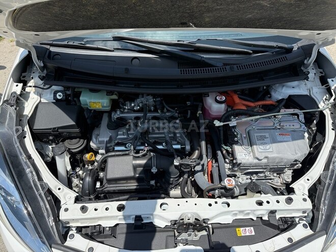 Toyota Aqua-17