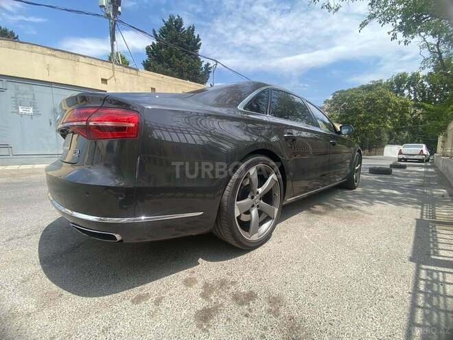 Audi A8-5