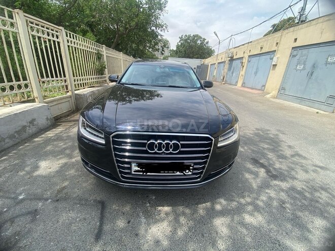Audi A8-2
