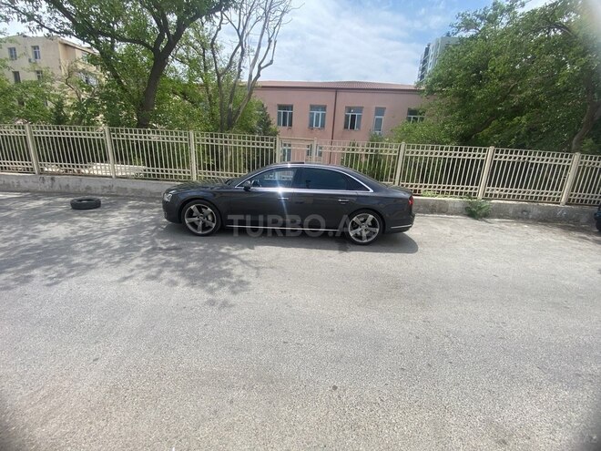 Audi A8-17