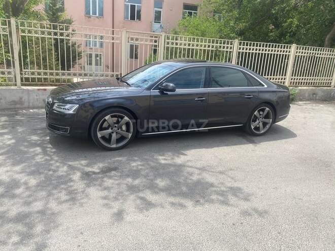 Audi A8-16