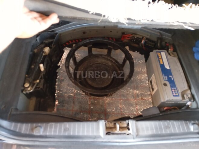Mercedes E 270 2003, 343,500 km - 2.7 l - Salyan