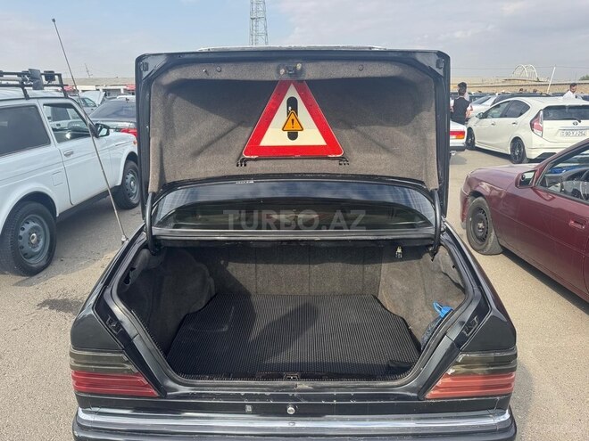 Mercedes E 280 1994, 630,000 km - 2.8 l - Salyan
