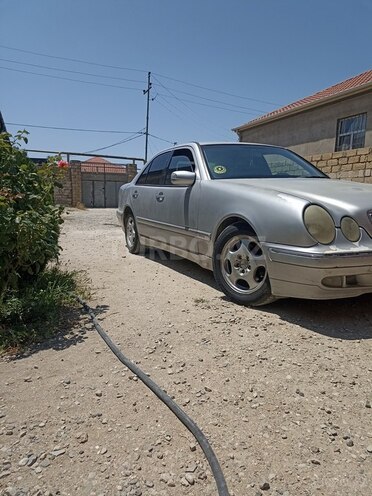 Mercedes E 220 d 2000, 426,342 km - 2.2 л - Bakı