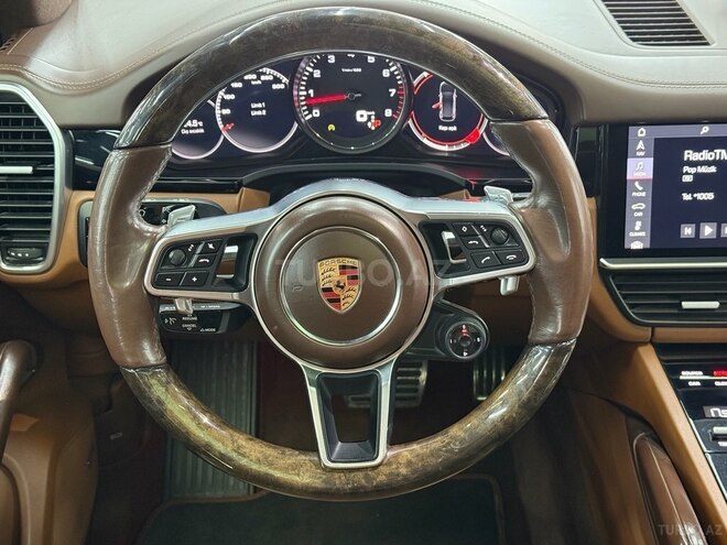 Porsche Cayenne S-10