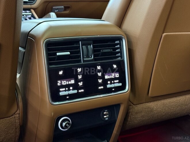Porsche Cayenne S-11