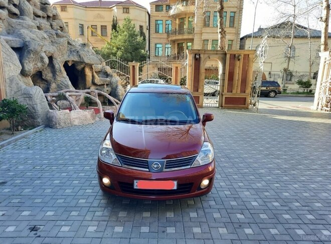 Nissan Tiida-1
