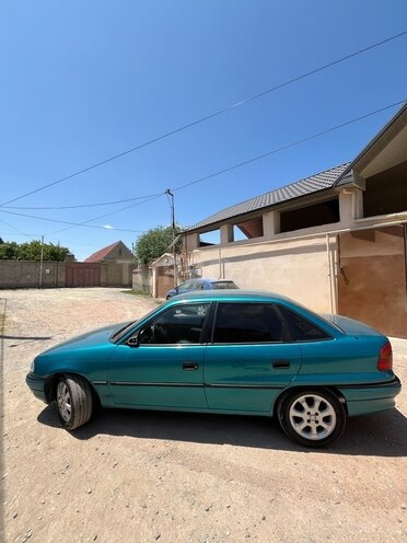 Opel Astra 1994, 350,000 km - 1.6 l - Bakı