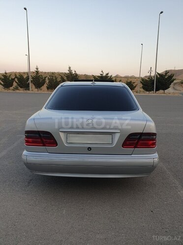 Mercedes E 220 d 2001, 416,456 km - 2.2 l - Bakı