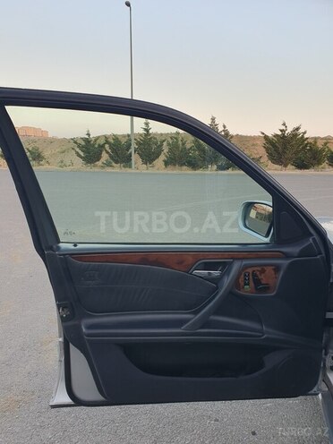Mercedes E 220 d 2001, 416,456 km - 2.2 l - Bakı