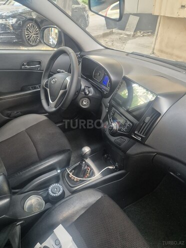 Hyundai i30 2010, 233,000 km - 2.0 л - Bakı