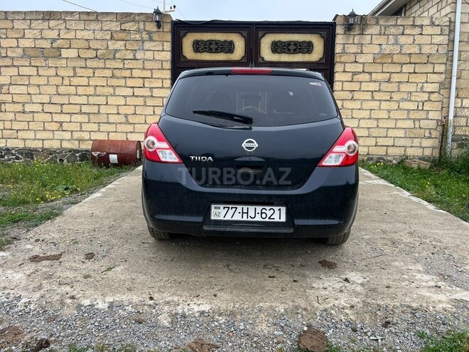 Nissan Tiida-2