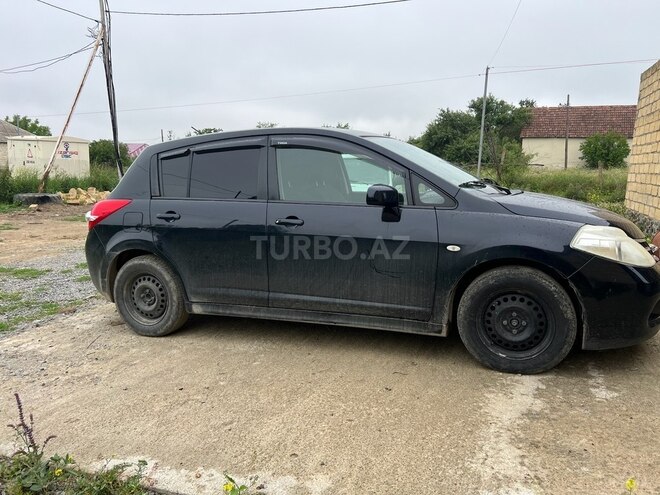 Nissan Tiida-5