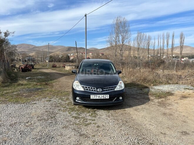 Nissan Tiida-11