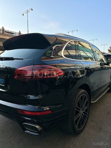 Porsche Cayenne-4