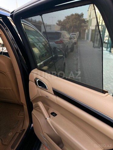 Porsche Cayenne-8