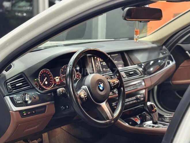 BMW 520-25