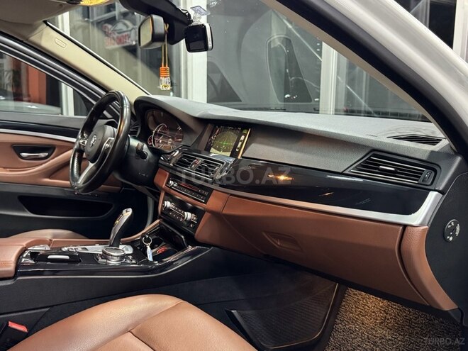 BMW 520-28