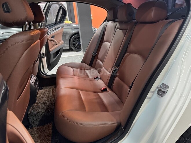 BMW 520-36