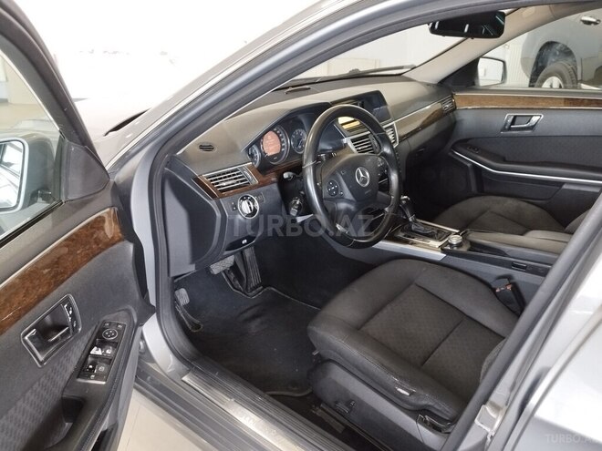 Mercedes E 220 d 2011, 239,000 km - 2.2 л - Bakı