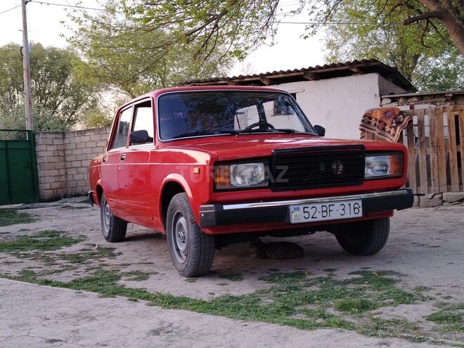 LADA (VAZ) 2105 1982, 85,000 km - 1.6 л - Salyan