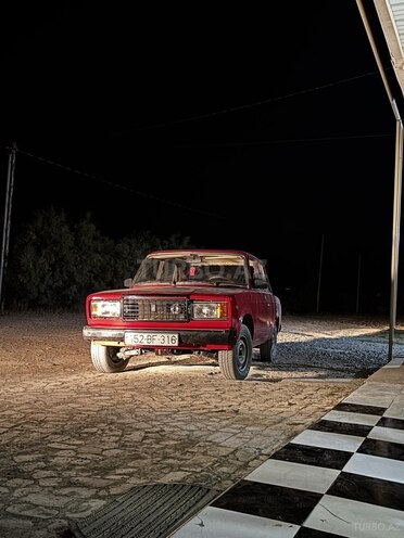 LADA (VAZ) 2105 1982, 85,000 km - 1.6 л - Salyan