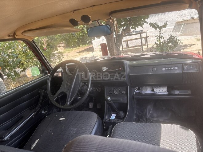 LADA (VAZ) 2105 1982, 85,000 km - 1.6 л - Salyan